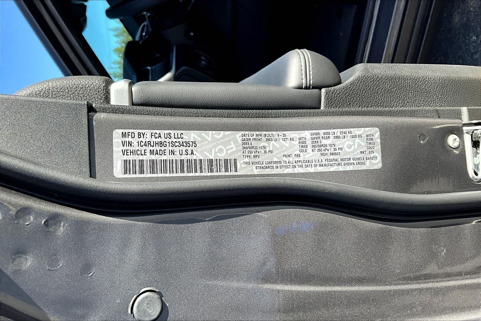 Thumbnail: 2025 Jeep Grand Cherokee - 21