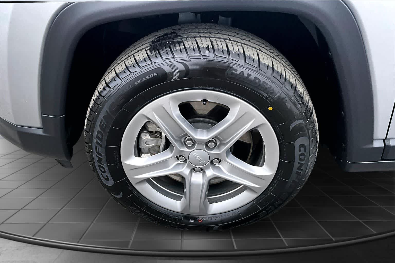 Thumbnail: 2024 Jeep Compass - 8