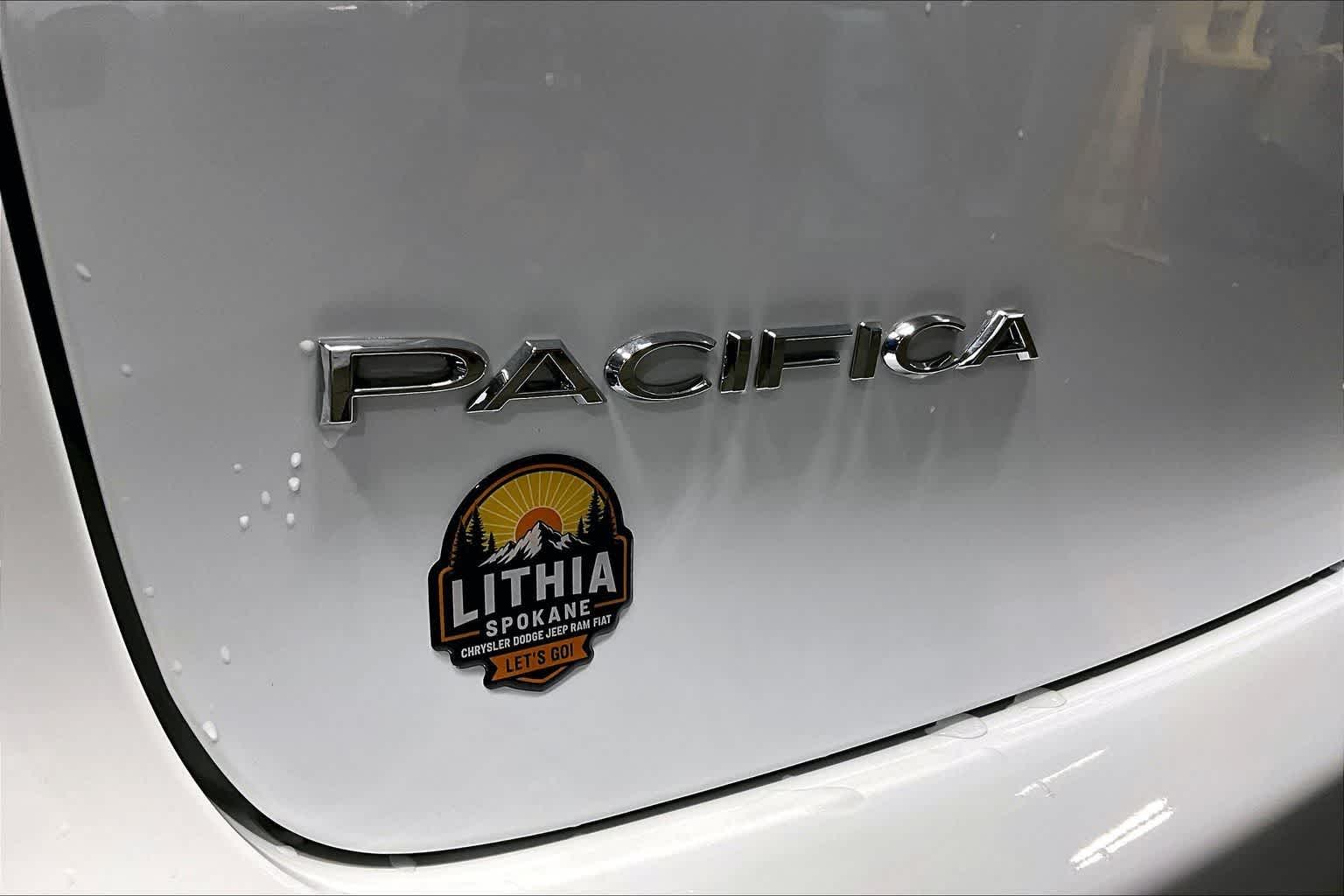 Thumbnail: 2026 Chrysler Pacifica - 7