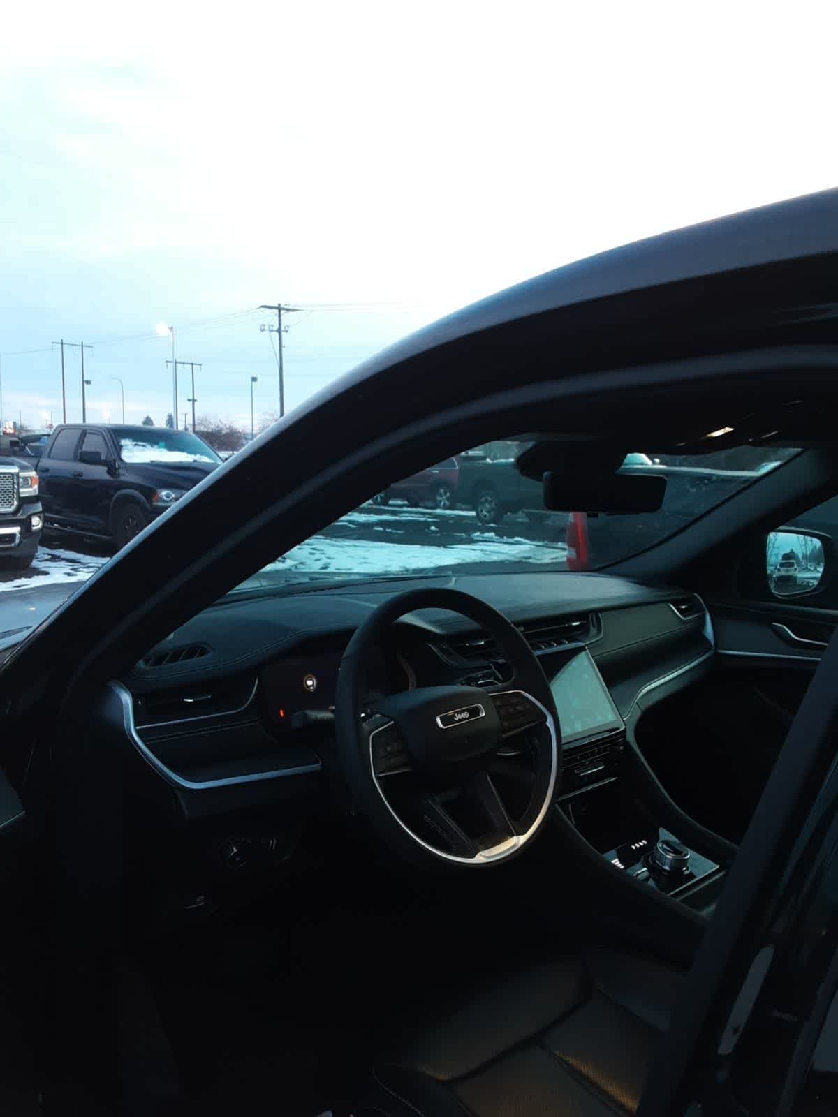 Thumbnail: 2024 Jeep Grand Cherokee L - 7