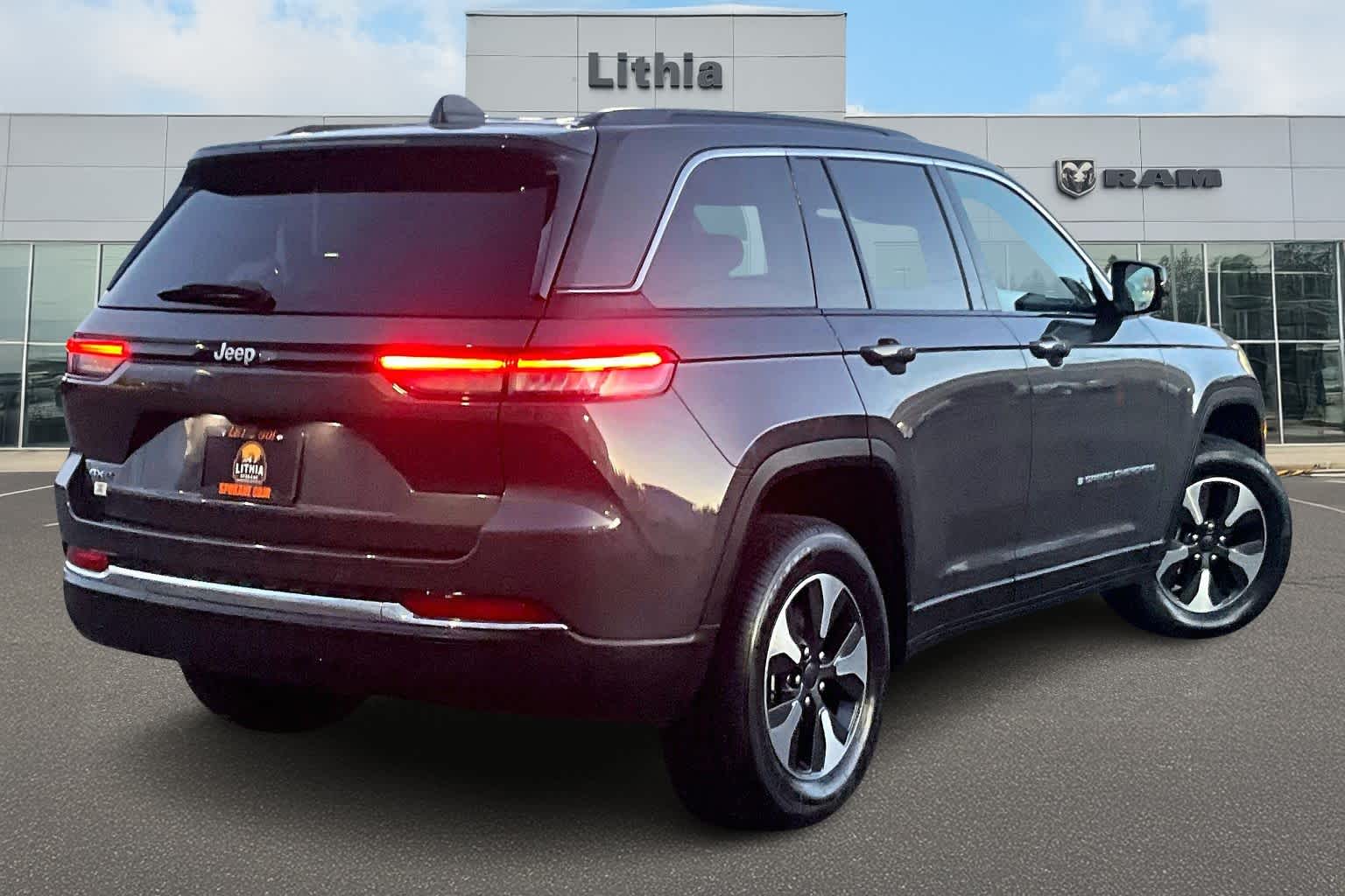 Thumbnail: 2024 Jeep Grand Cherokee - 23
