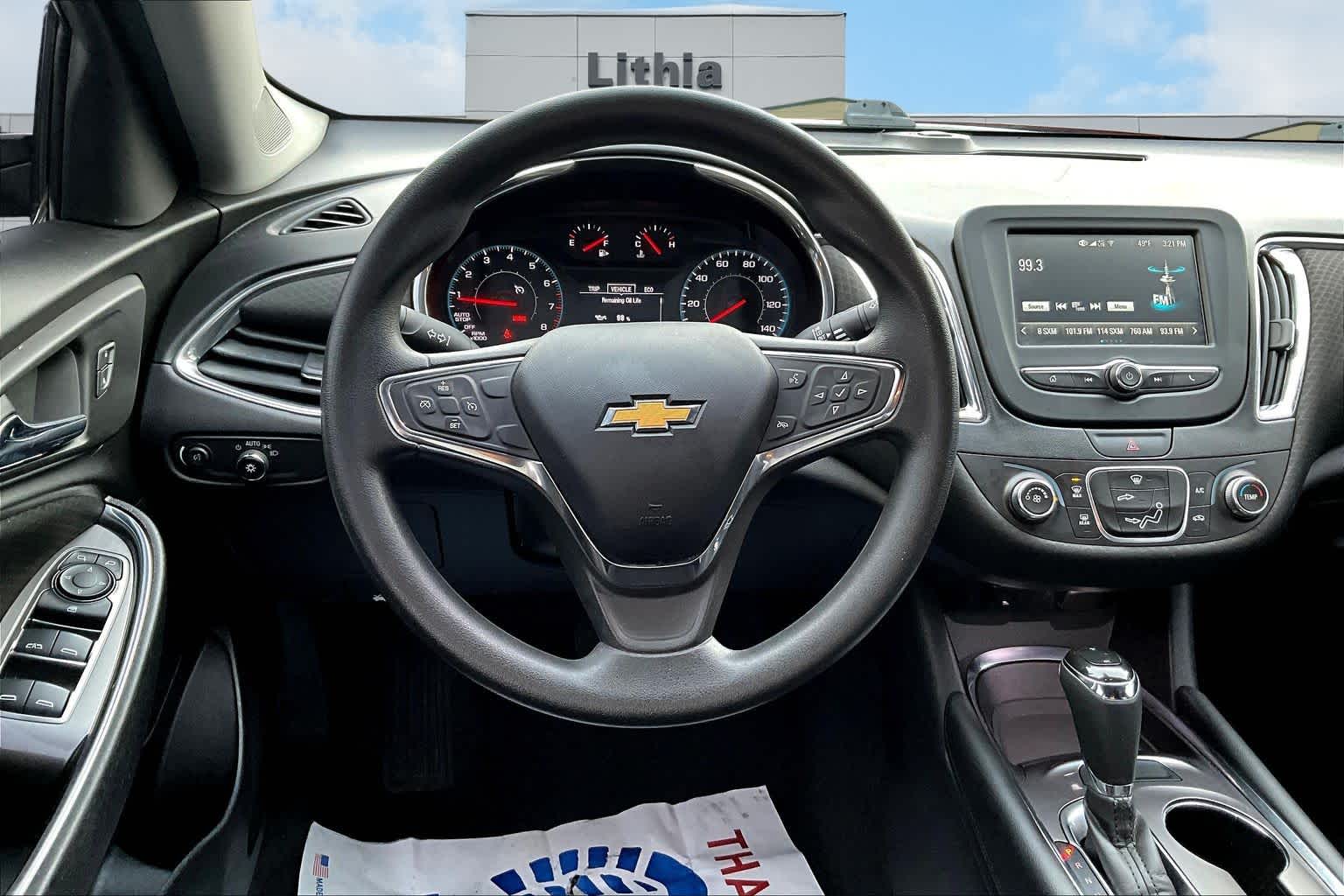 Thumbnail: 2018 Chevrolet Malibu - 15