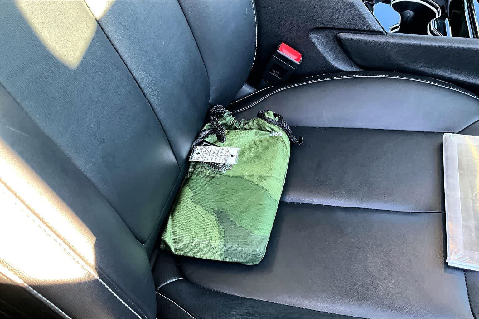 Thumbnail: 2023 Jeep Grand Cherokee L - 20