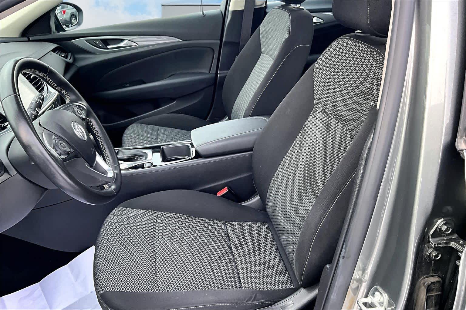 Thumbnail: 2018 Buick Regal - 11