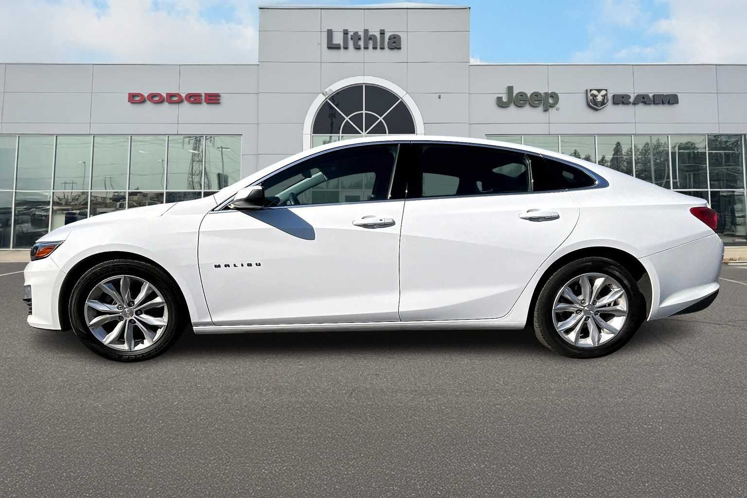 2023 Chevrolet Malibu 1LT photo 2