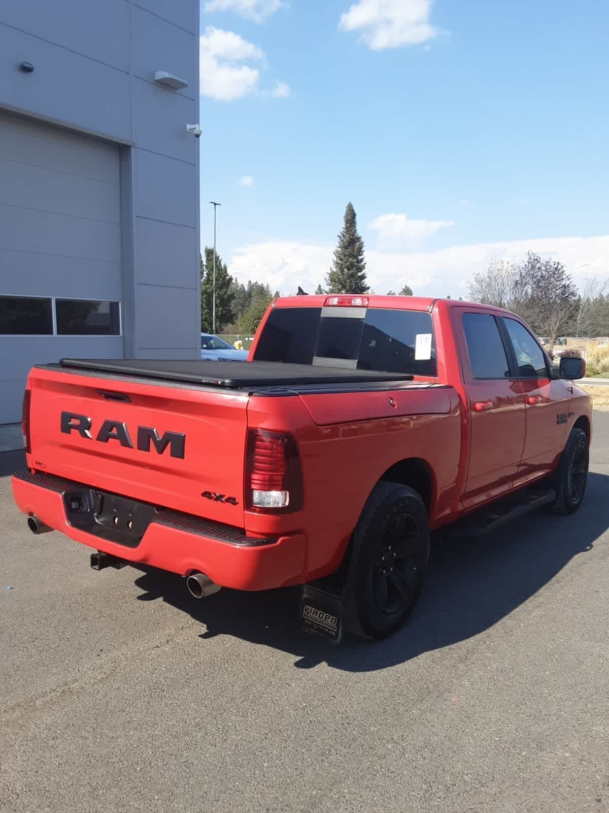 2018 Ram 1500 Sport photo 3