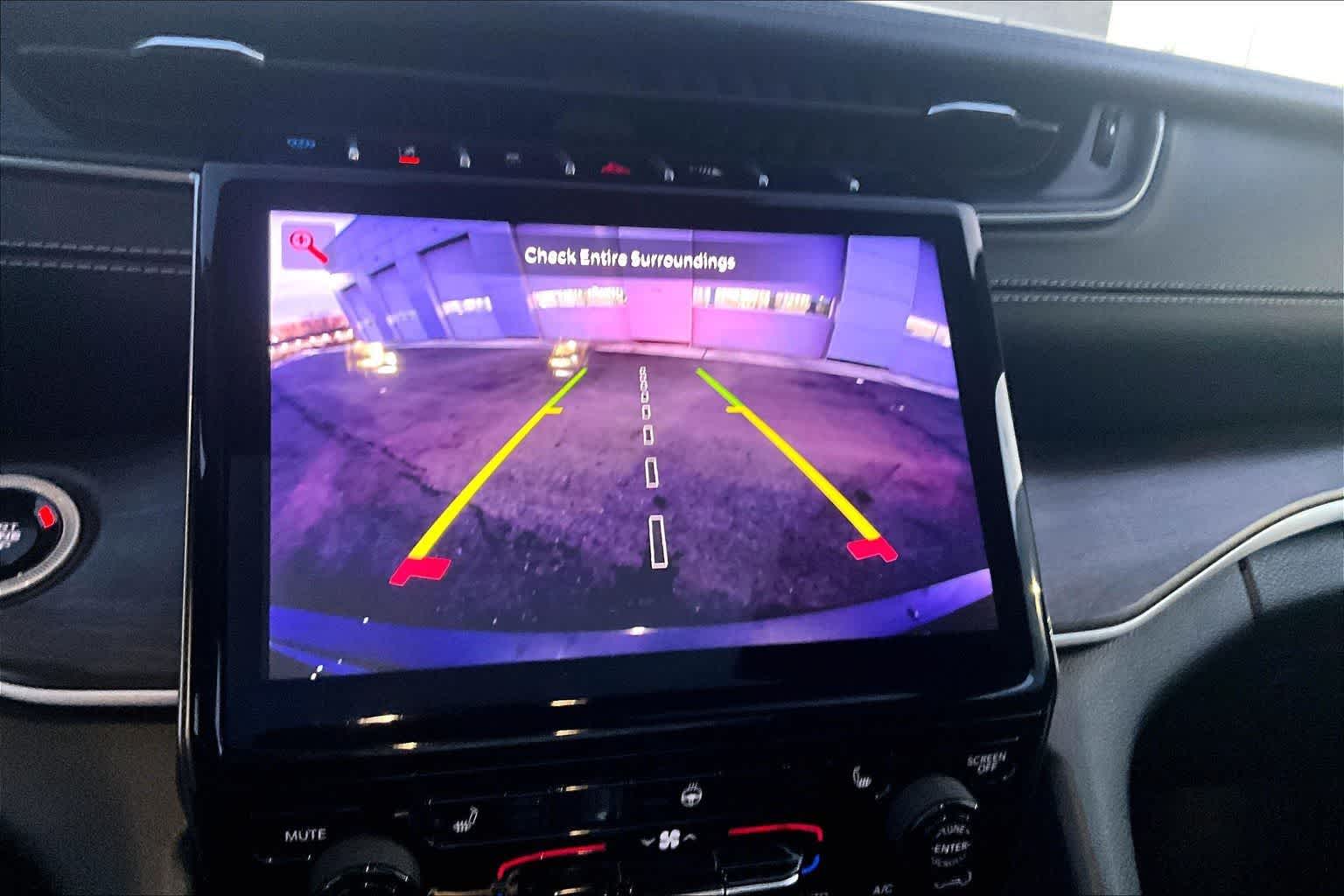 Thumbnail: 2024 Jeep Grand Cherokee - 28