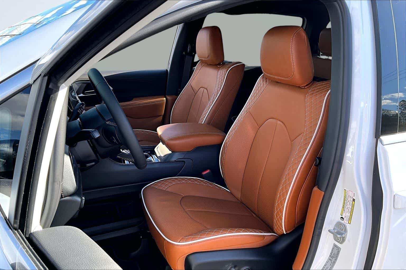 Thumbnail: 2026 Chrysler Pacifica - 11