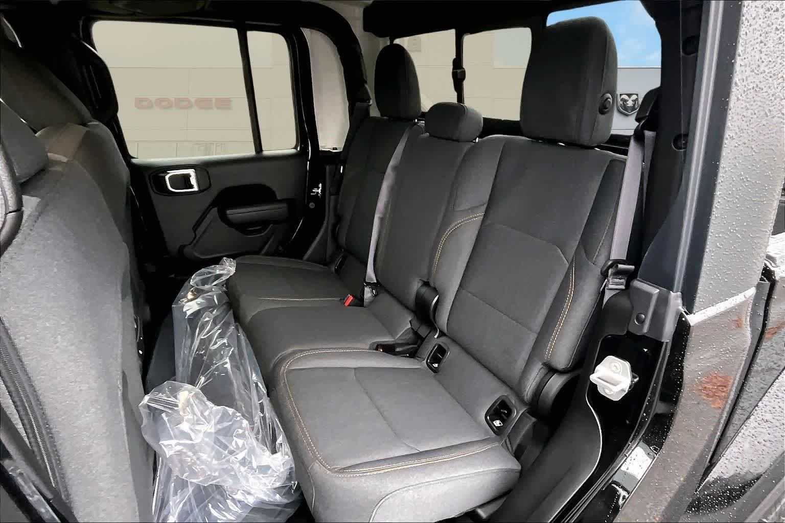 Thumbnail: 2026 Jeep Gladiator - 13