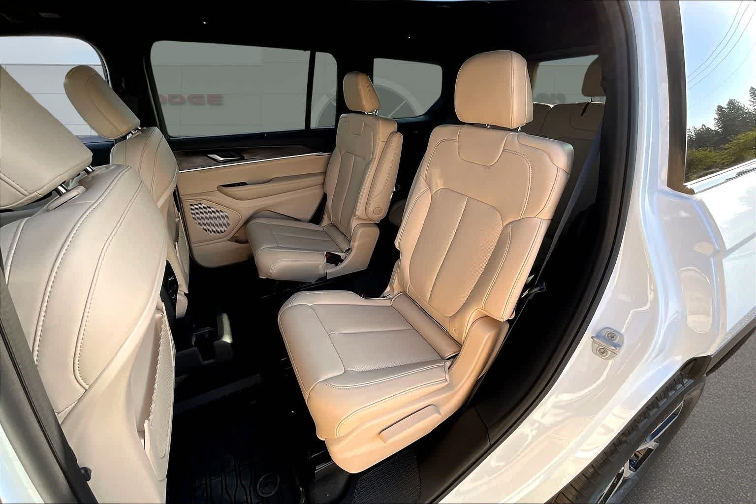 Thumbnail: 2025 Jeep Grand Cherokee L - 13