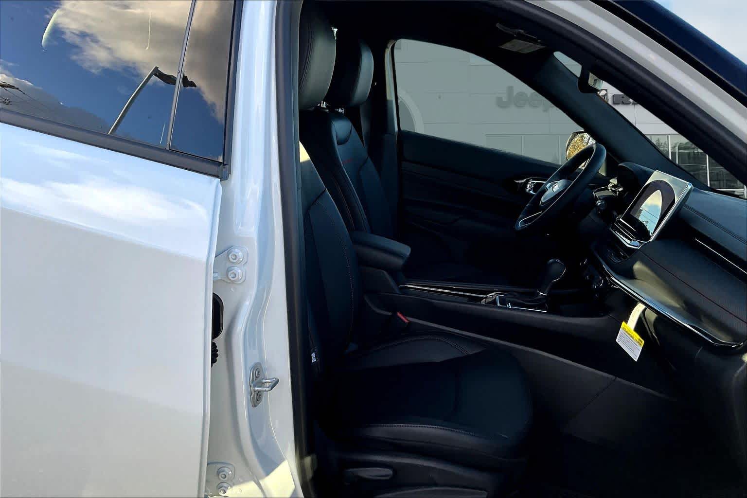 Thumbnail: 2026 Jeep Compass - 14