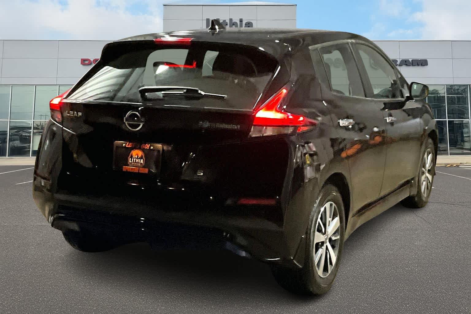 Thumbnail: 2022 Nissan Leaf - 23
