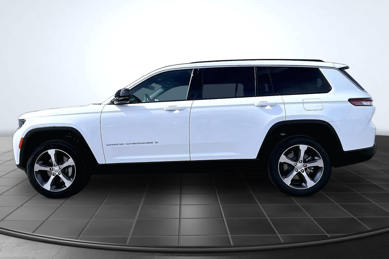 Thumbnail: 2026 Jeep Grand Cherokee L - 3