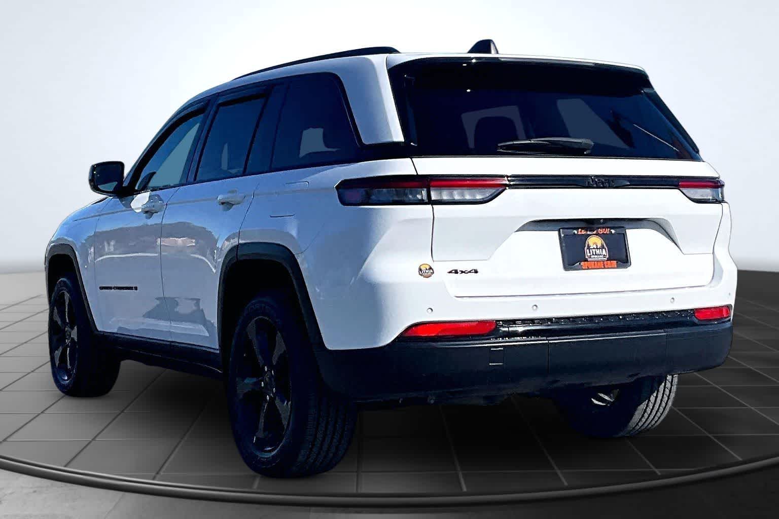 Thumbnail: 2023 Jeep Grand Cherokee - 4