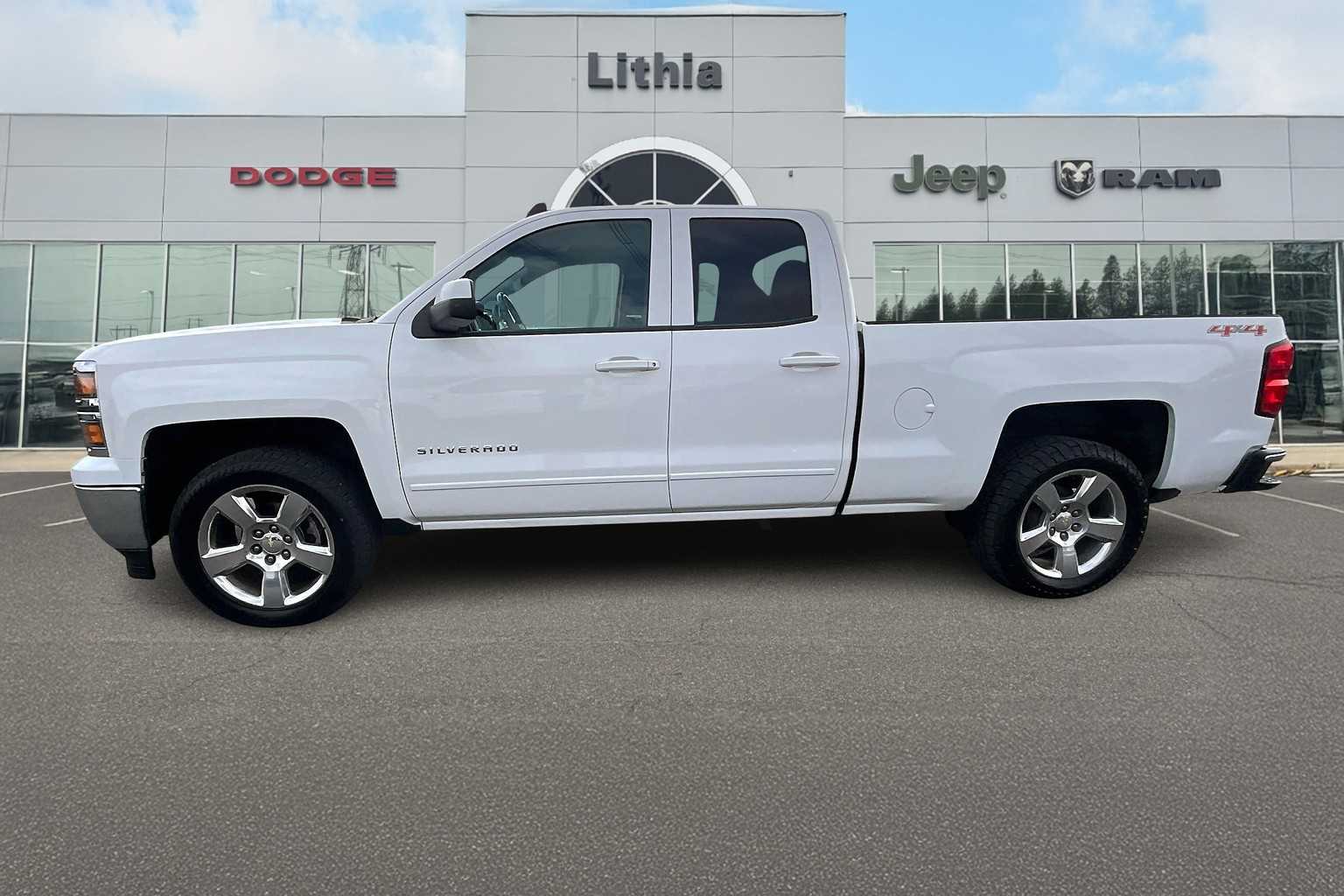 Thumbnail: 2015 Chevrolet Silverado 1500 - 3