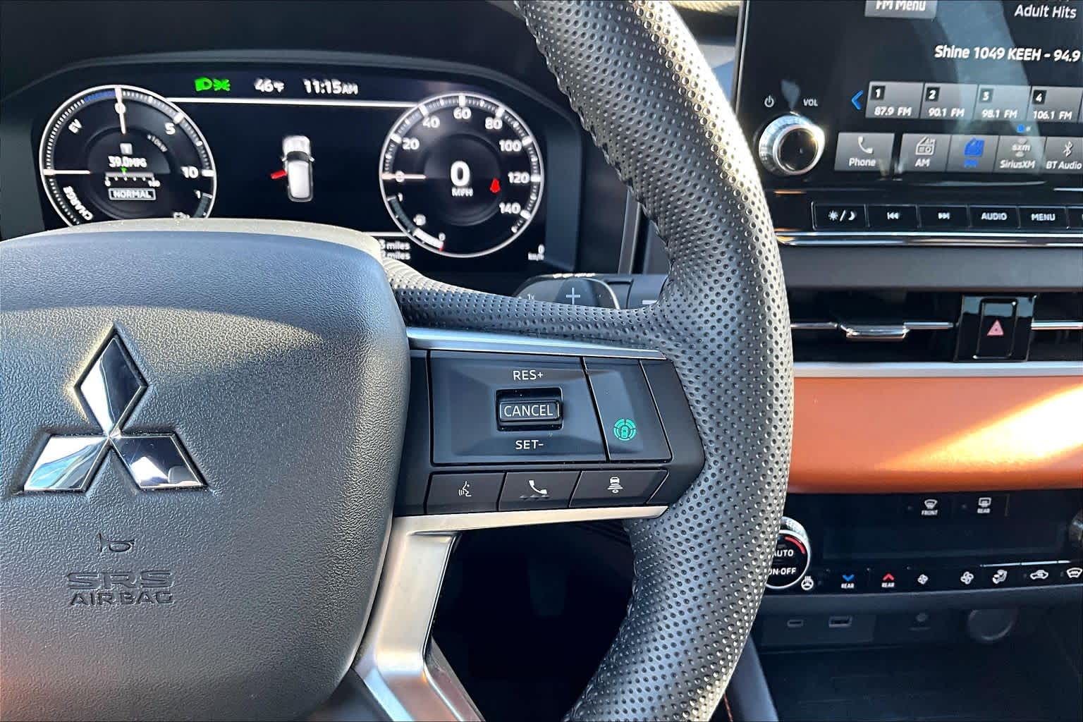 Thumbnail: 2023 Mitsubishi Outlander - 26