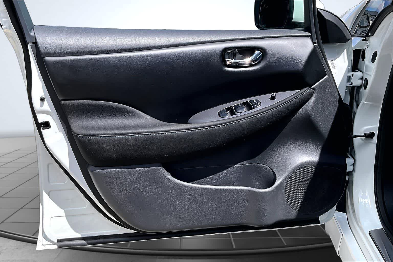 Thumbnail: 2024 Nissan Leaf - 28
