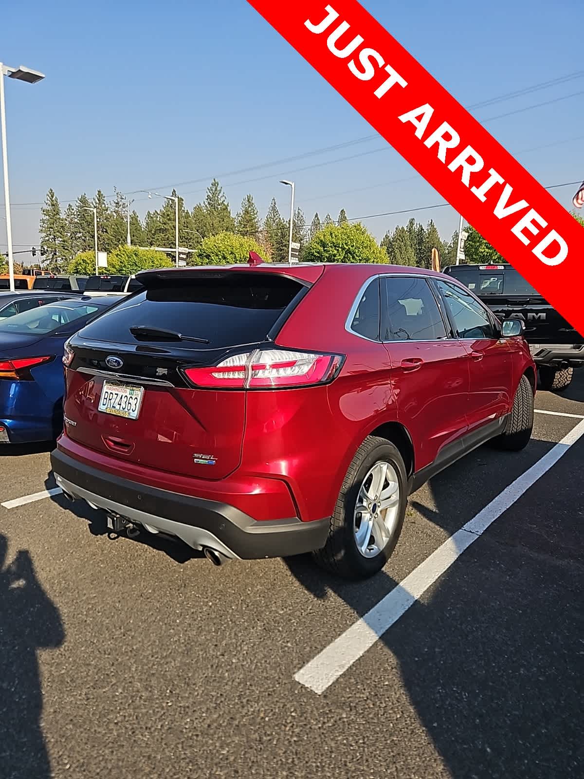 2019 Ford Edge SEL photo 3