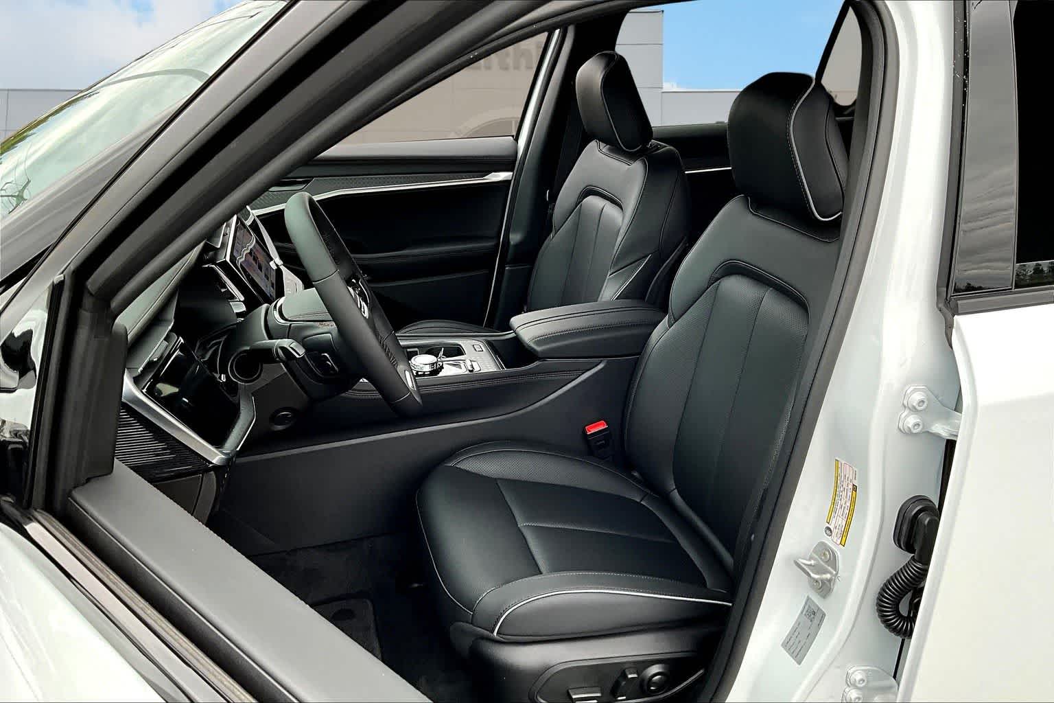 Thumbnail: 2025 Jeep Wagoneer S - 11