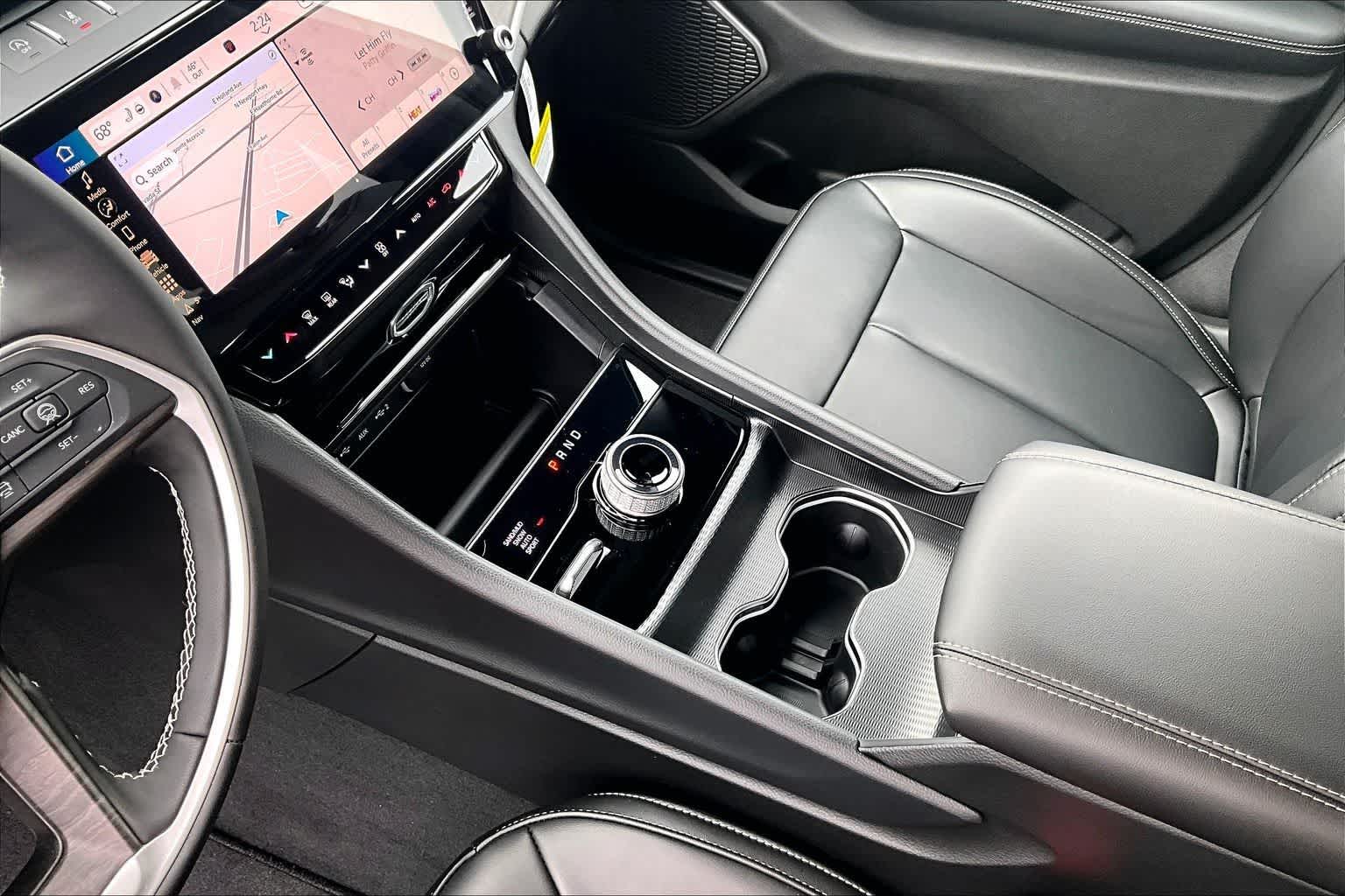 Thumbnail: 2026 Jeep Grand Cherokee - 17