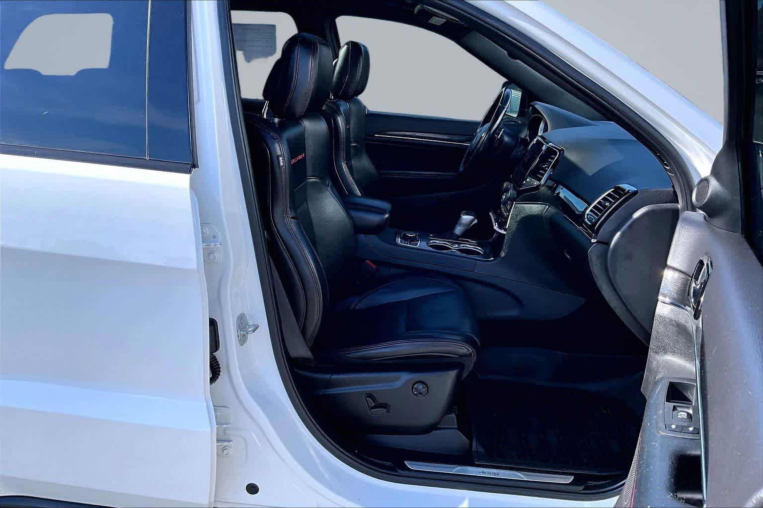 Thumbnail: 2020 Jeep Grand Cherokee - 13