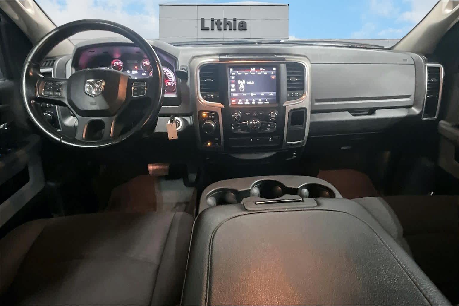 Thumbnail: 2020 RAM 1500 Classic - 10