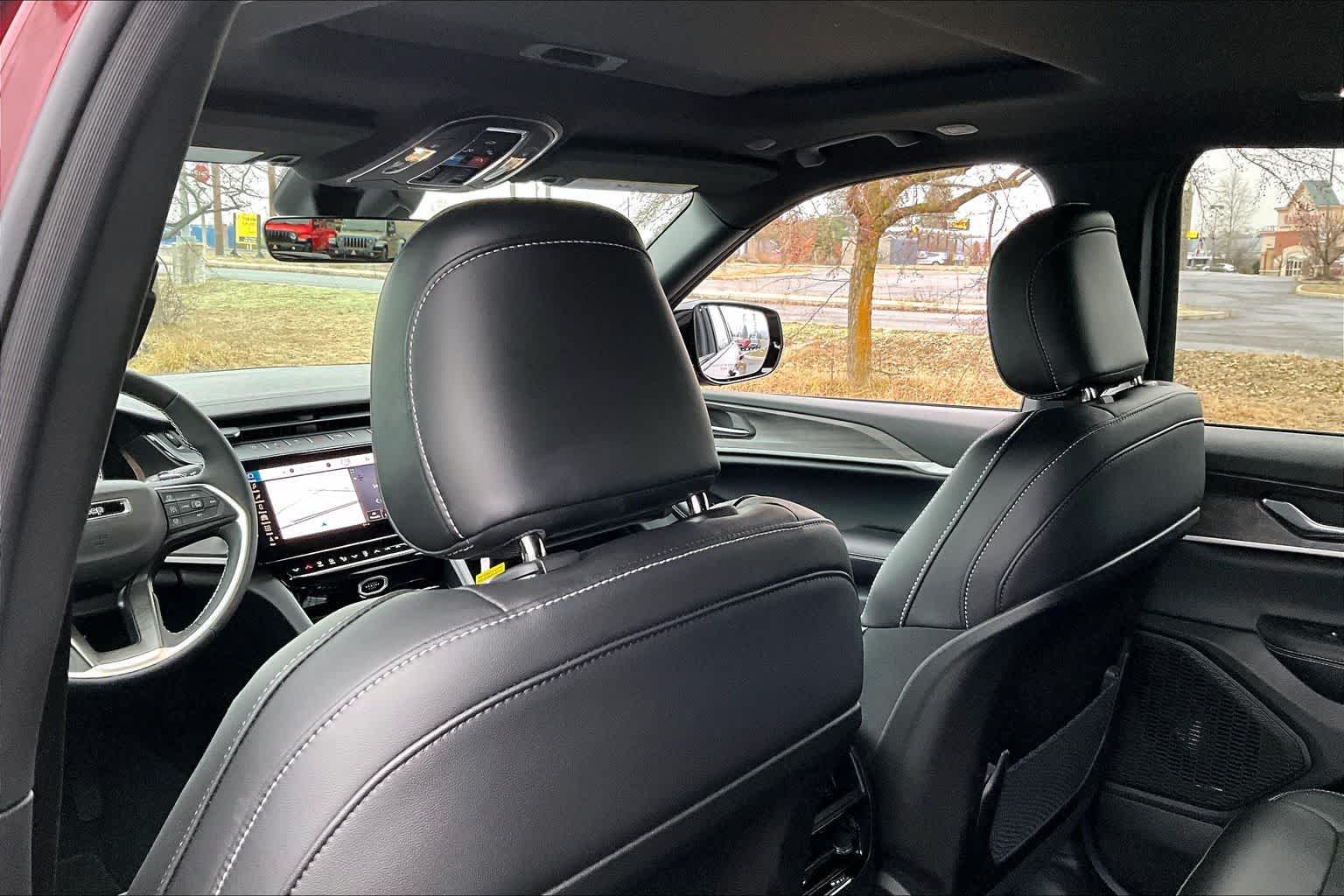 Thumbnail: 2026 Jeep Grand Cherokee - 12