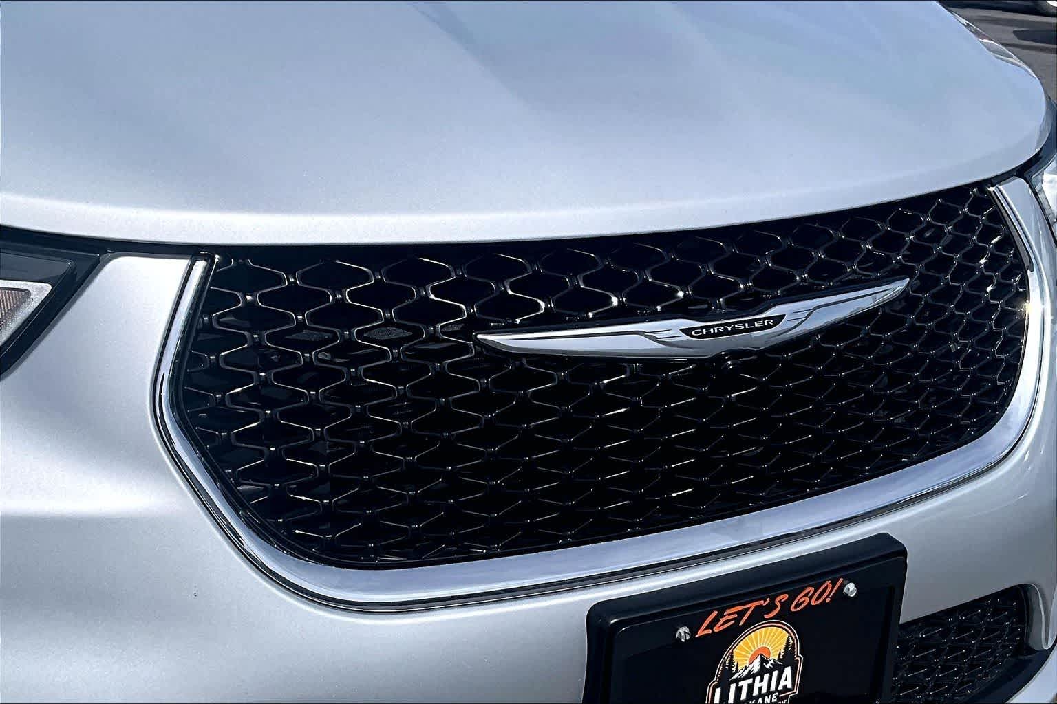 Thumbnail: 2024 Chrysler Pacifica - 33