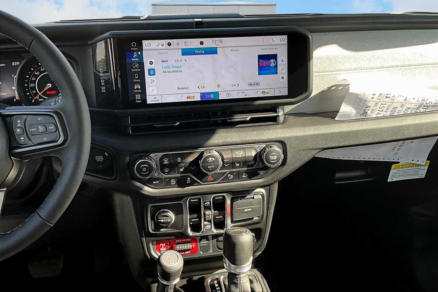 Thumbnail: 2025 Jeep Gladiator - 16