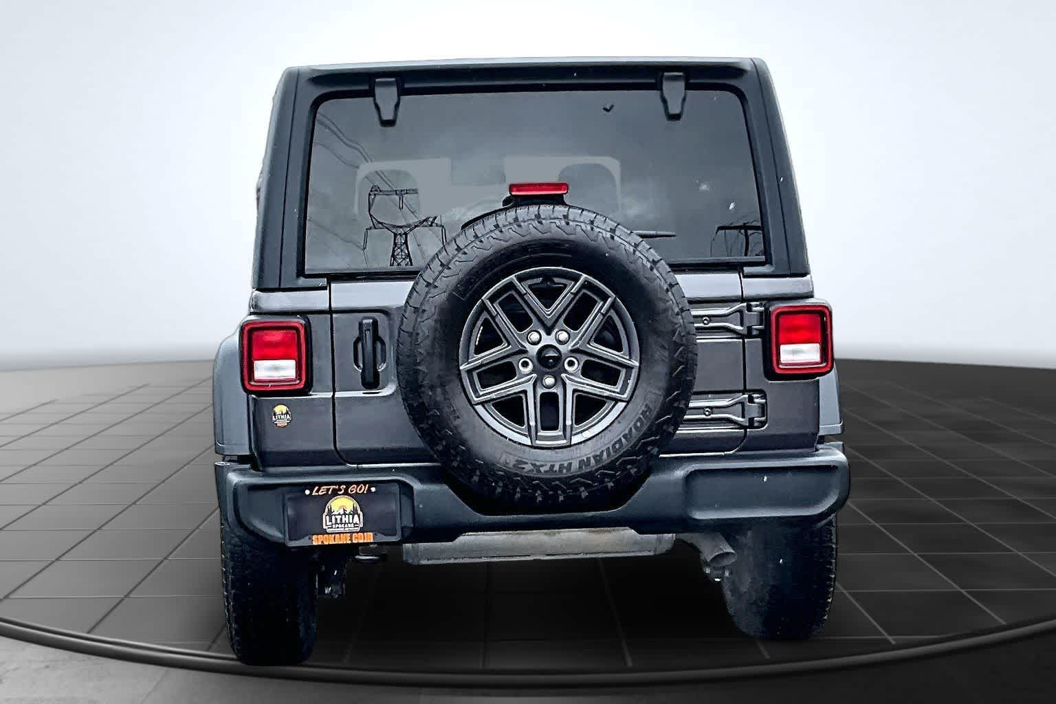 Thumbnail: 2024 Jeep Wrangler - 5