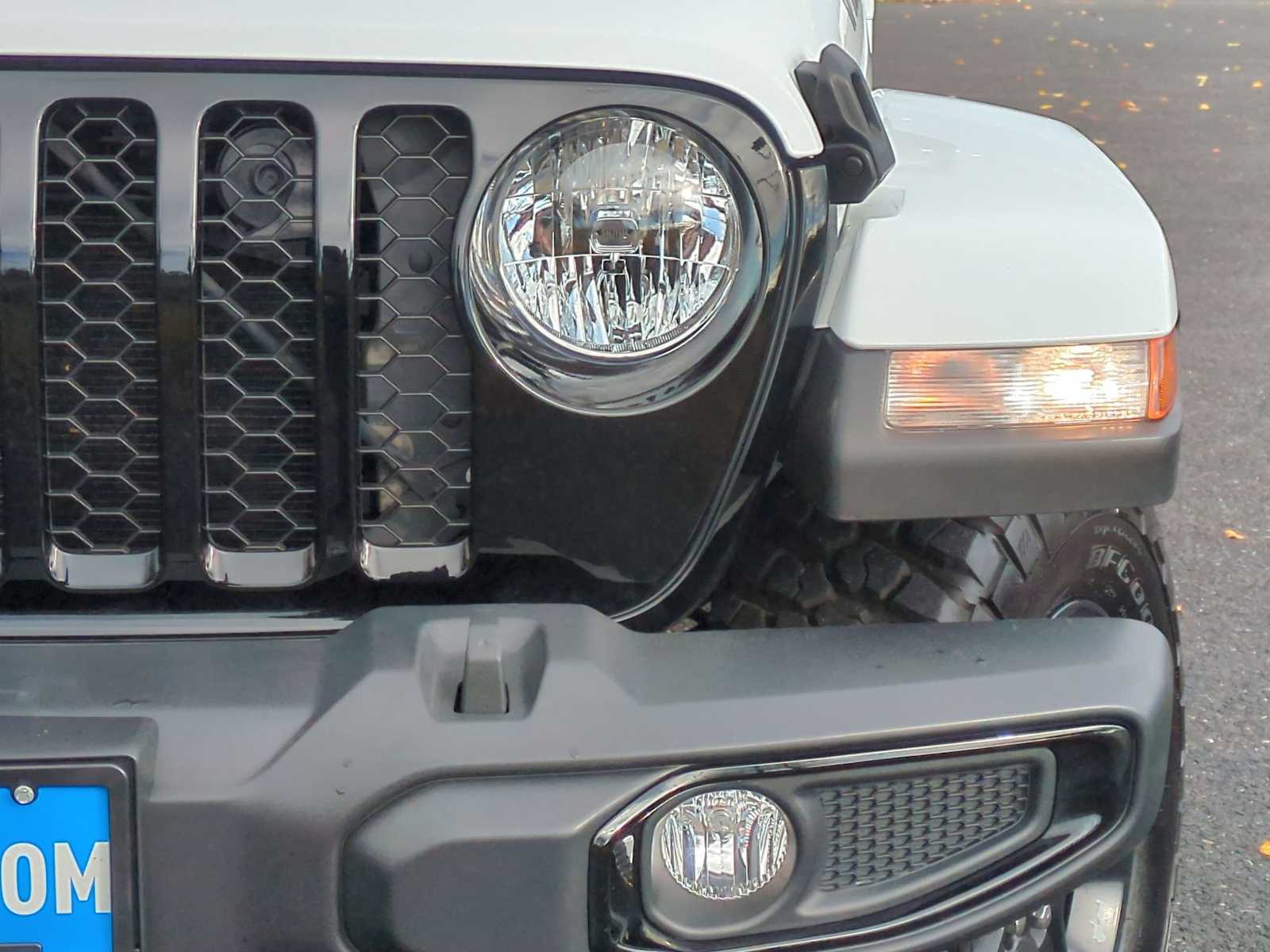 Thumbnail: 2023 Jeep Gladiator - 11