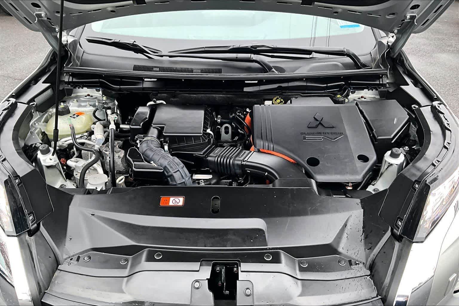 Thumbnail: 2023 Mitsubishi Outlander - 9