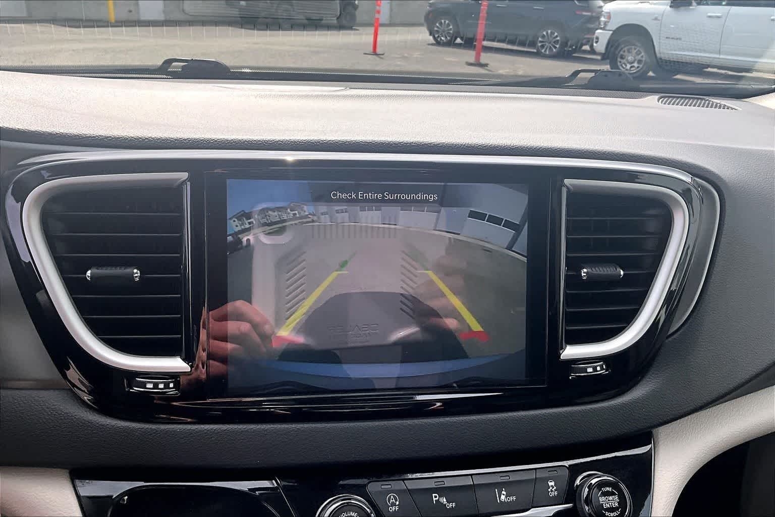 Thumbnail: 2024 Chrysler Pacifica - 27