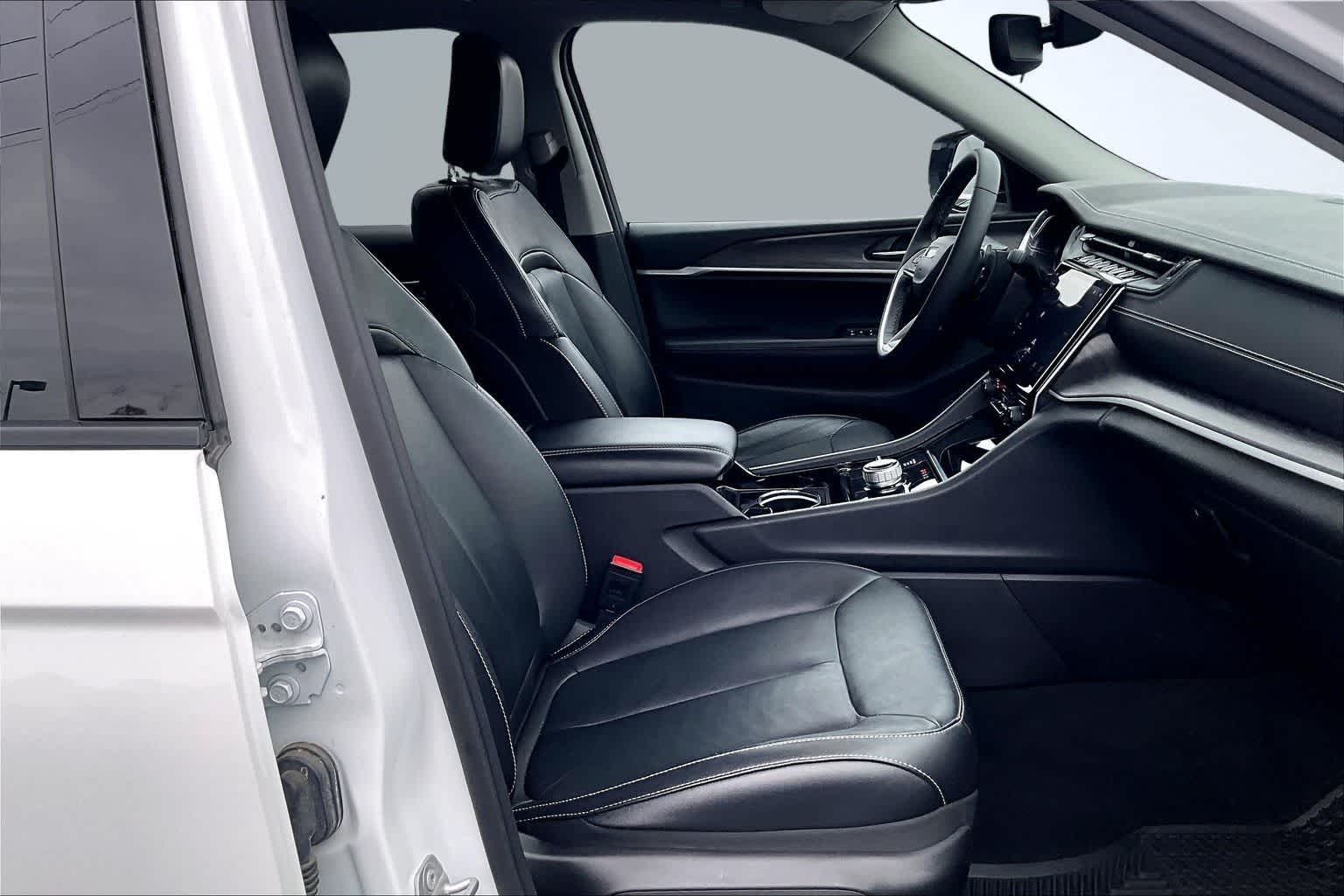 Thumbnail: 2023 Jeep Grand Cherokee L - 13