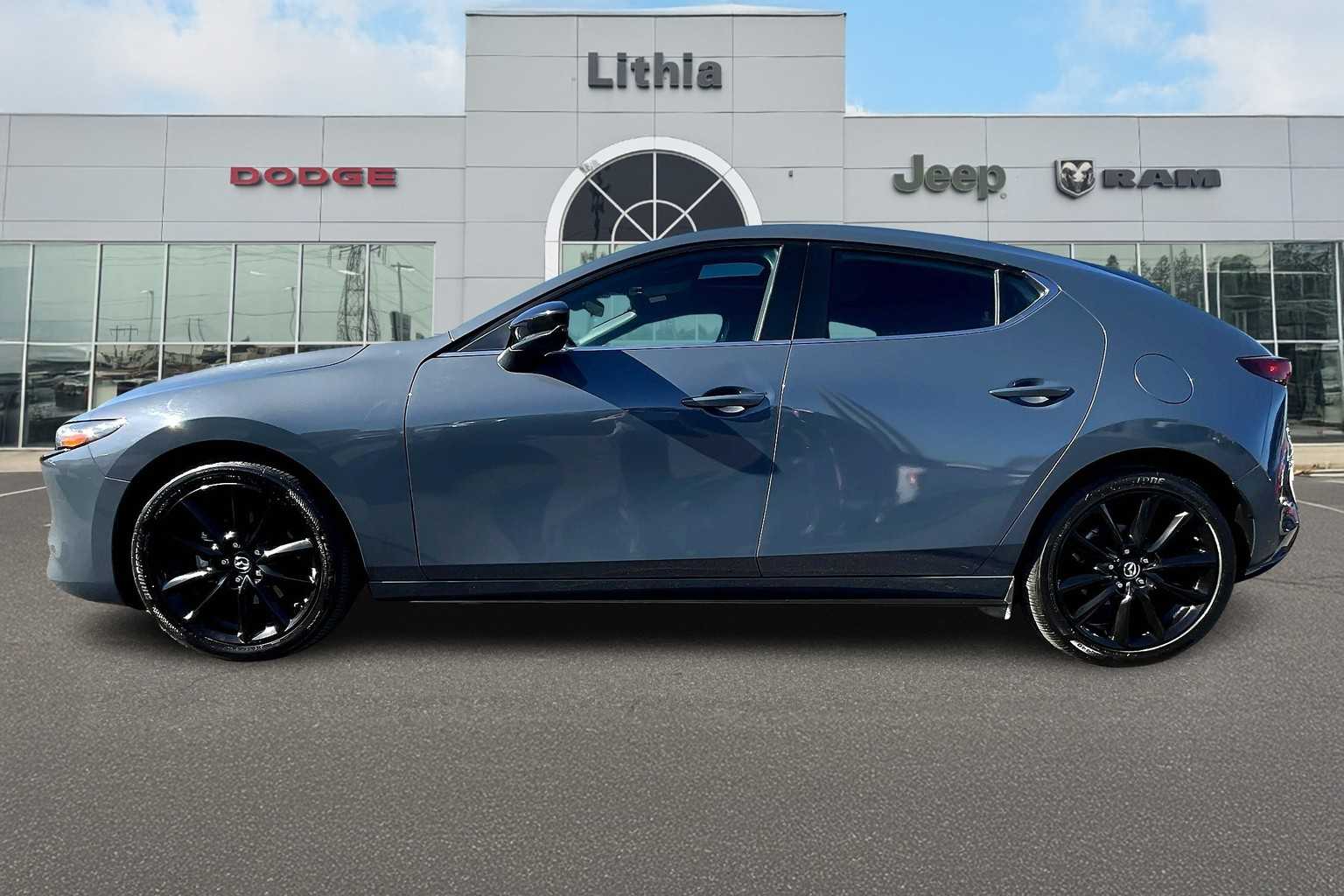 2024 Mazda Mazda3 Hatchback 2.5 s Carbon photo 3