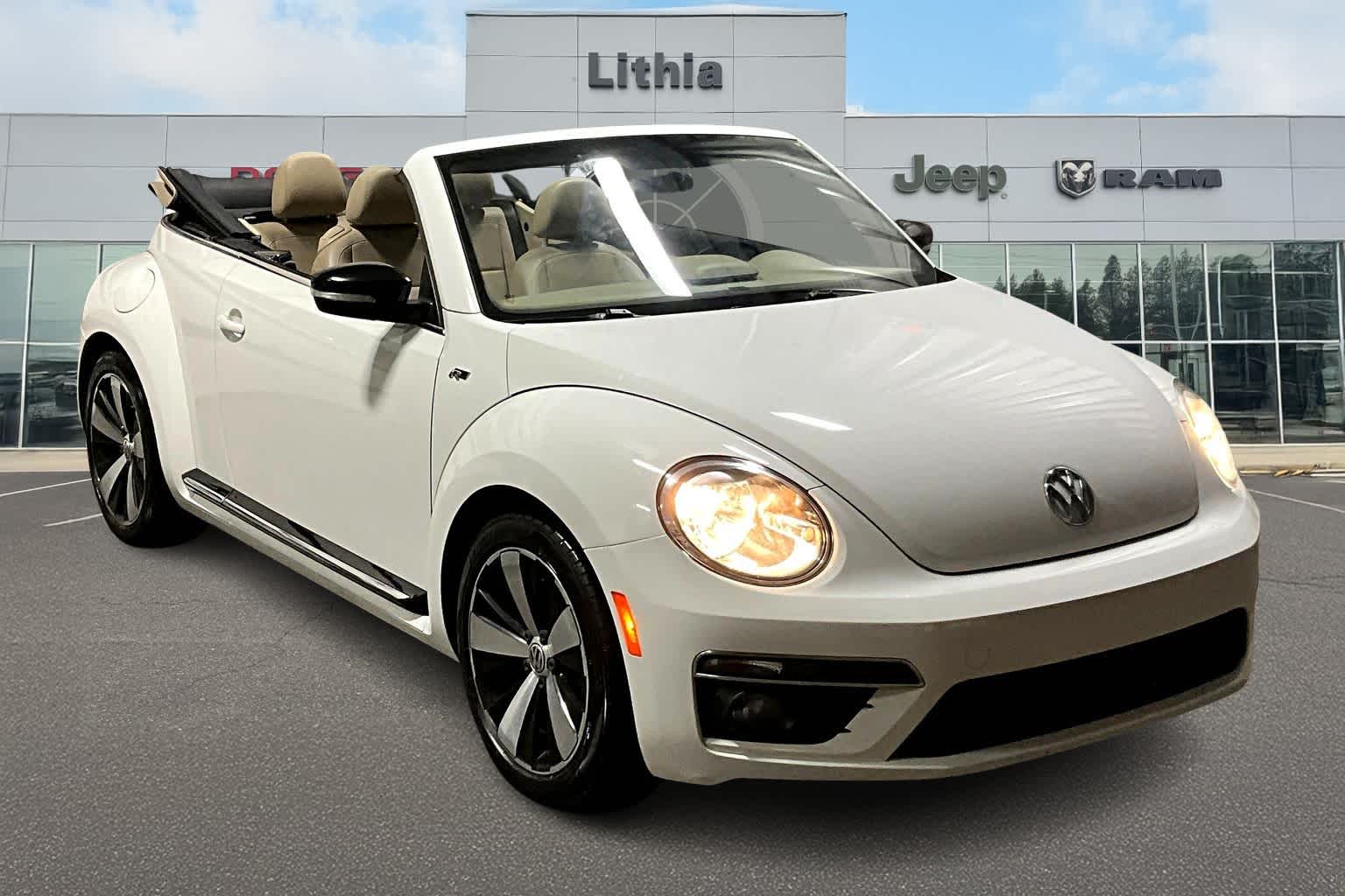 Thumbnail: 2015 Volkswagen Beetle - 22