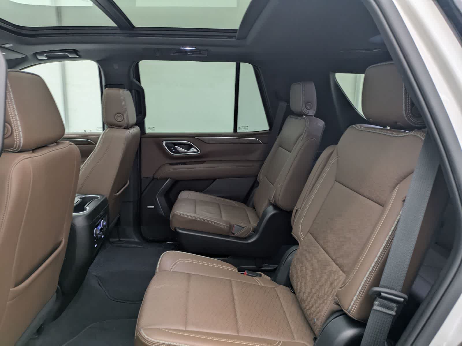Thumbnail: 2023 Chevrolet Tahoe - 21
