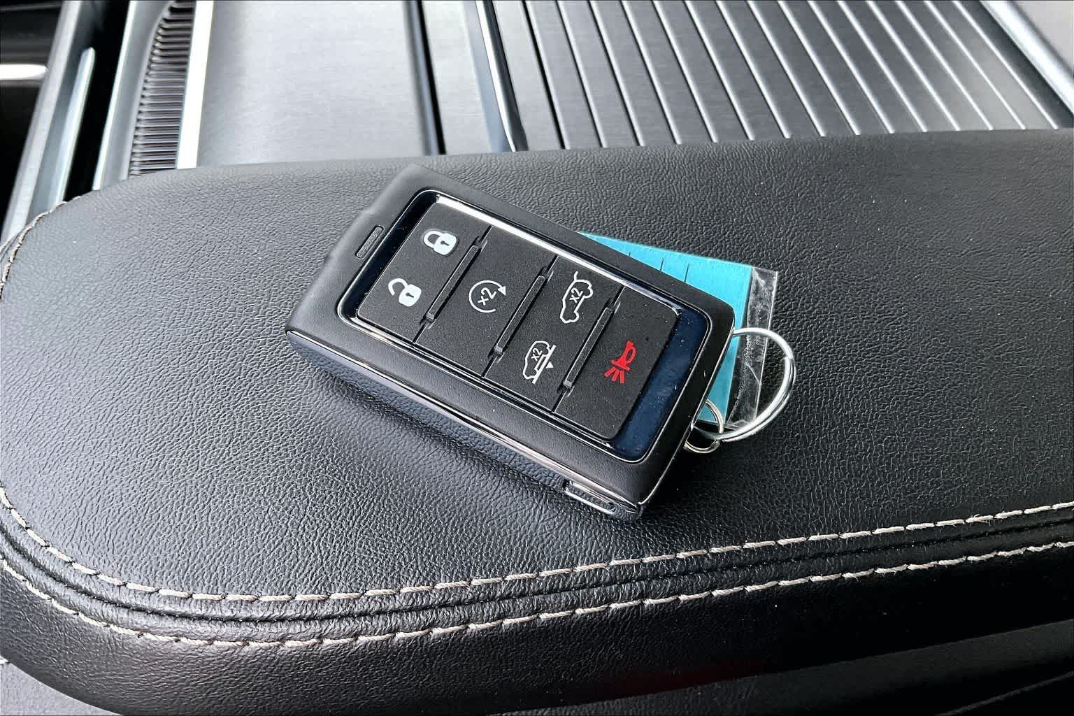 Thumbnail: 2026 Jeep Grand Wagoneer L - 20