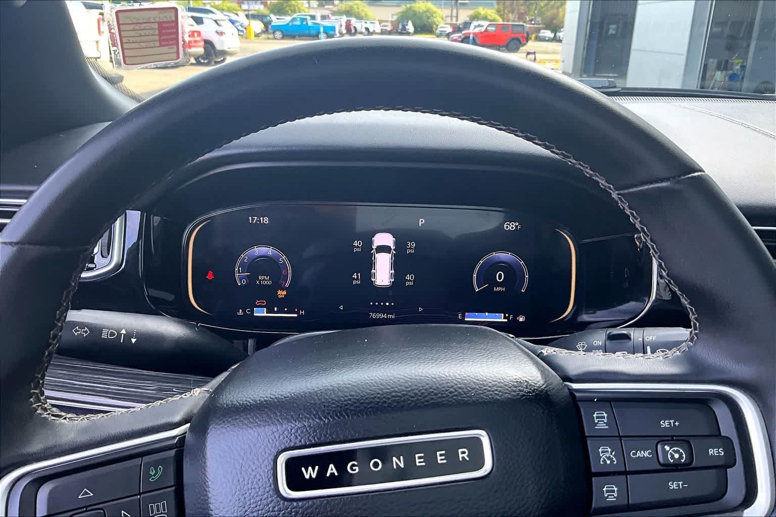 Thumbnail: 2022 Jeep Wagoneer - 17