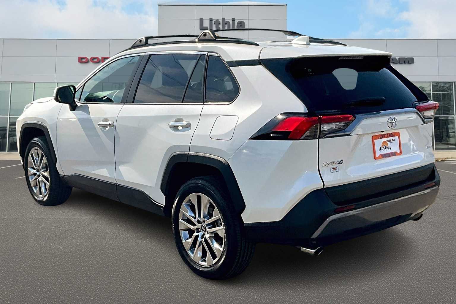 2021 Toyota RAV4 Limited photo 4