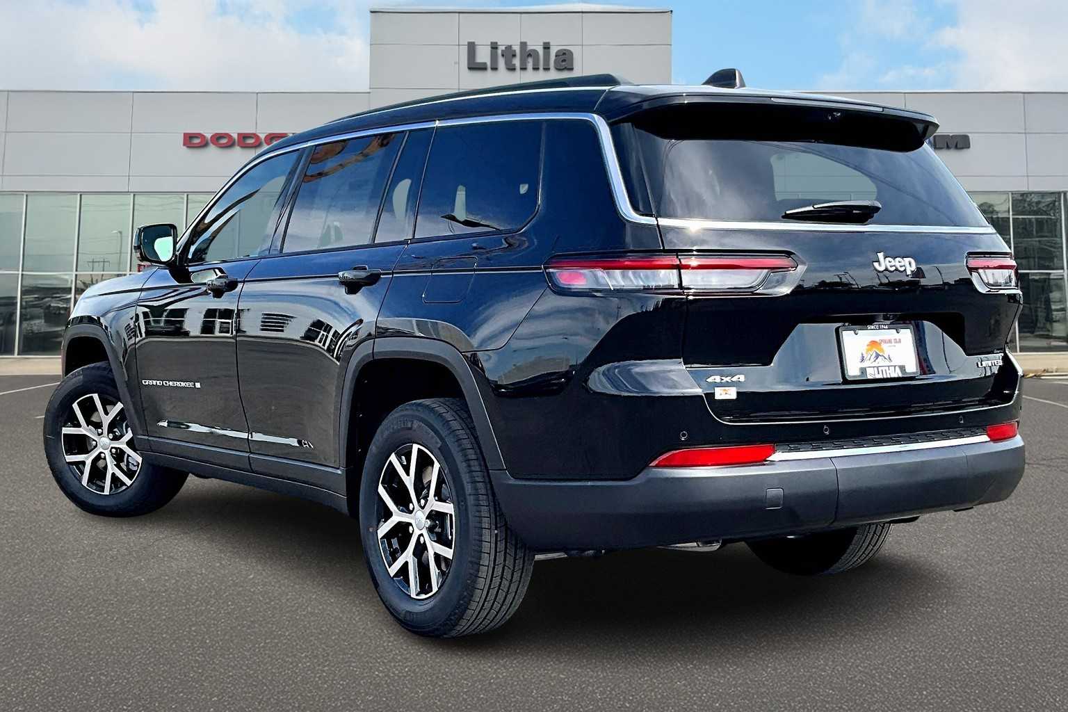 2025 Jeep Grand Cherokee Limited photo 4