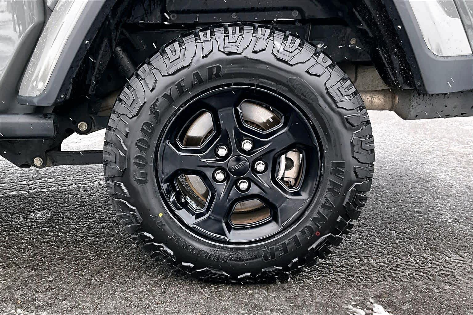 Thumbnail: 2021 Jeep Gladiator - 35