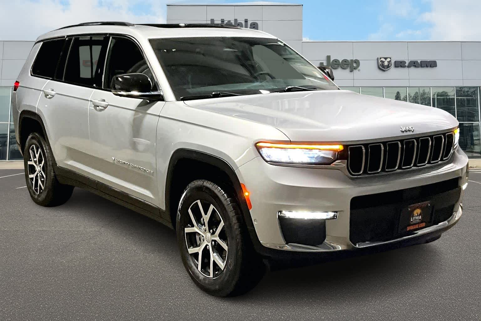 Thumbnail: 2024 Jeep Grand Cherokee L - 22