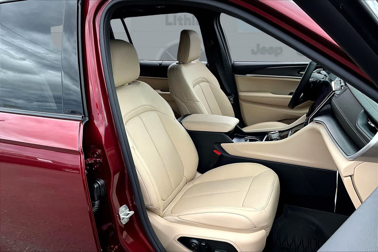 Thumbnail: 2025 Jeep Grand Cherokee L - 14