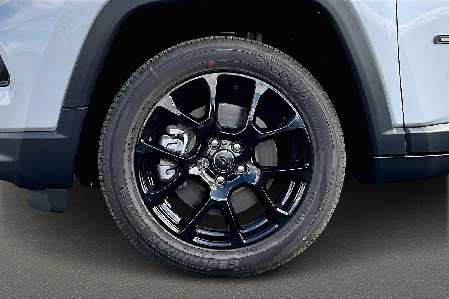Thumbnail: 2025 Jeep Compass - 8