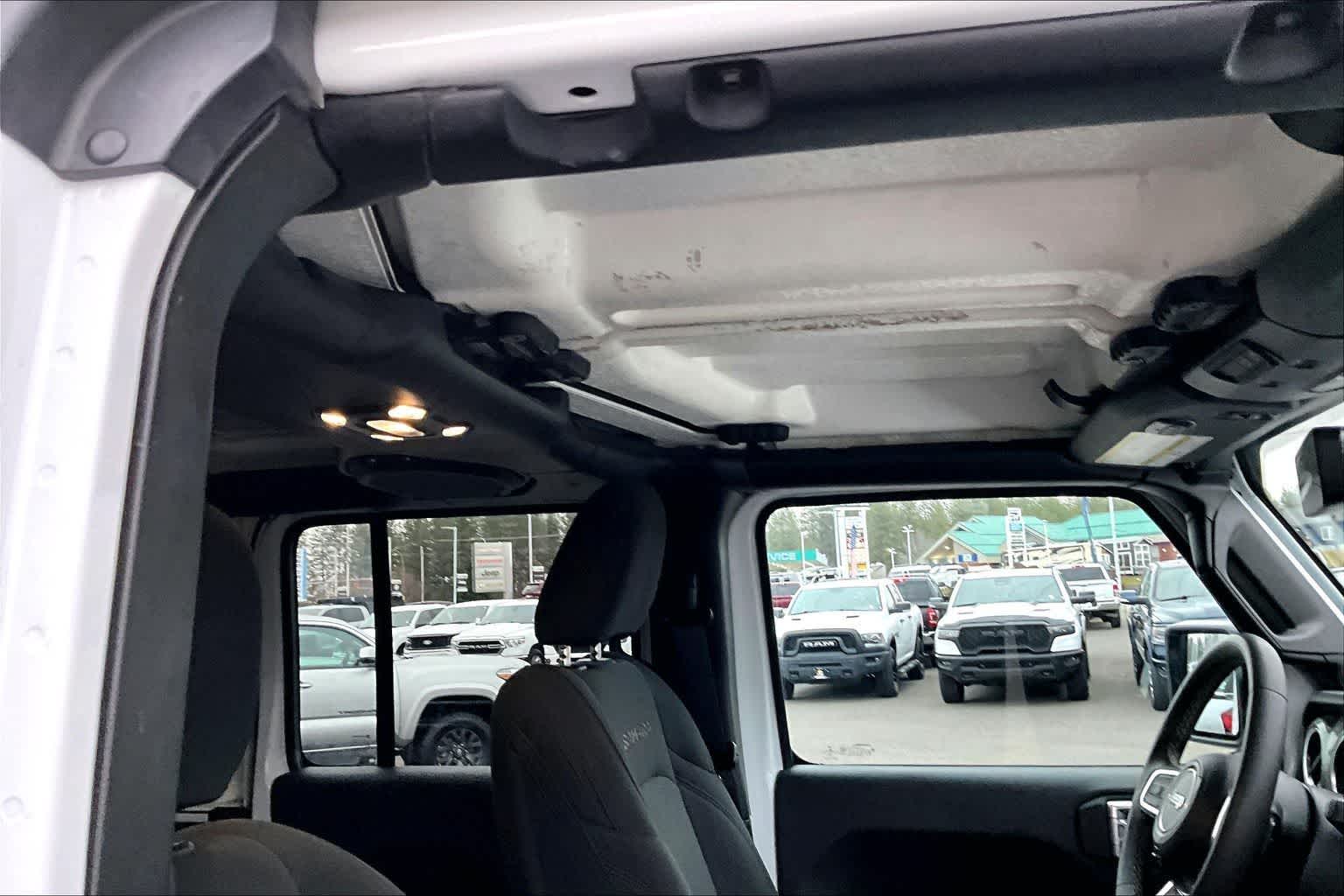 Thumbnail: 2023 Jeep Wrangler - 30