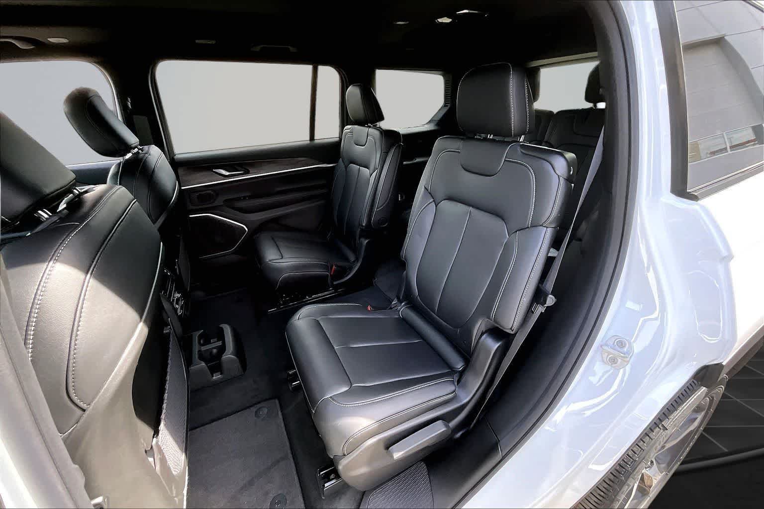 Thumbnail: 2026 Jeep Grand Cherokee L - 13