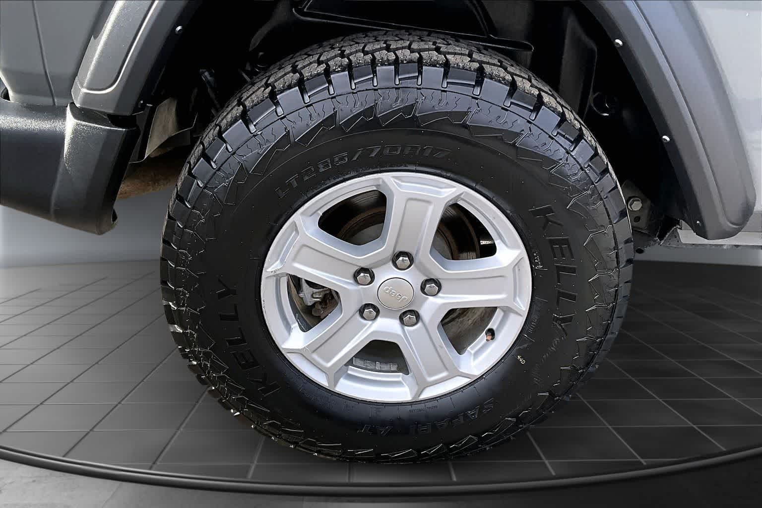 Thumbnail: 2021 Jeep Wrangler - 35