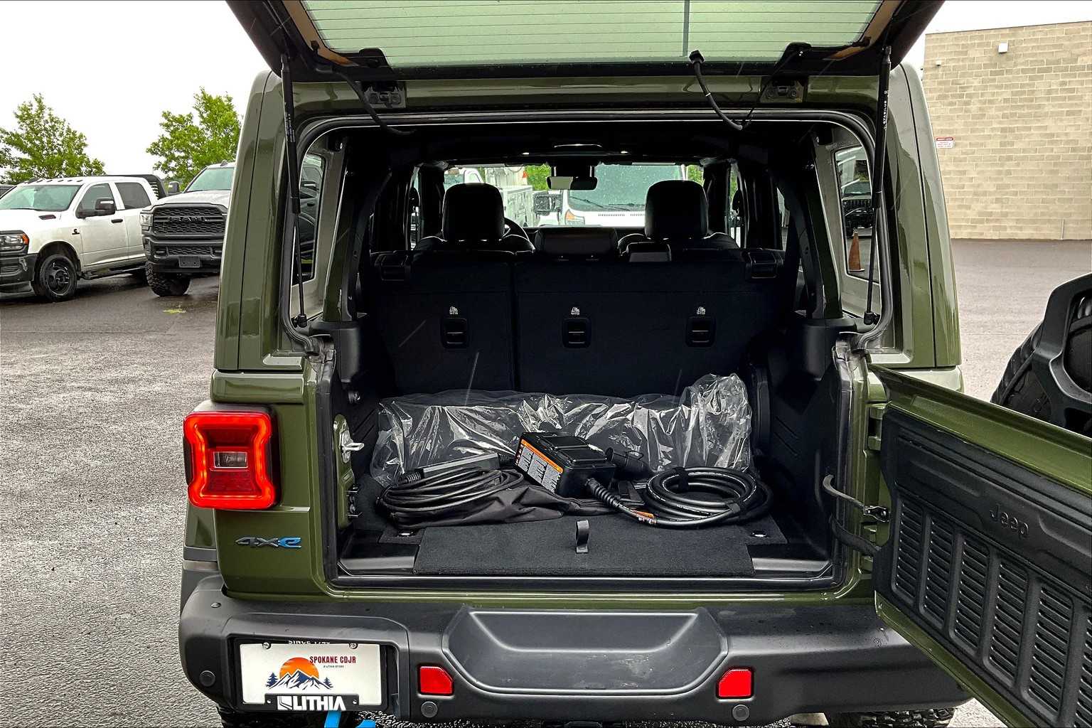 Thumbnail: 2024 Jeep Wrangler - 19