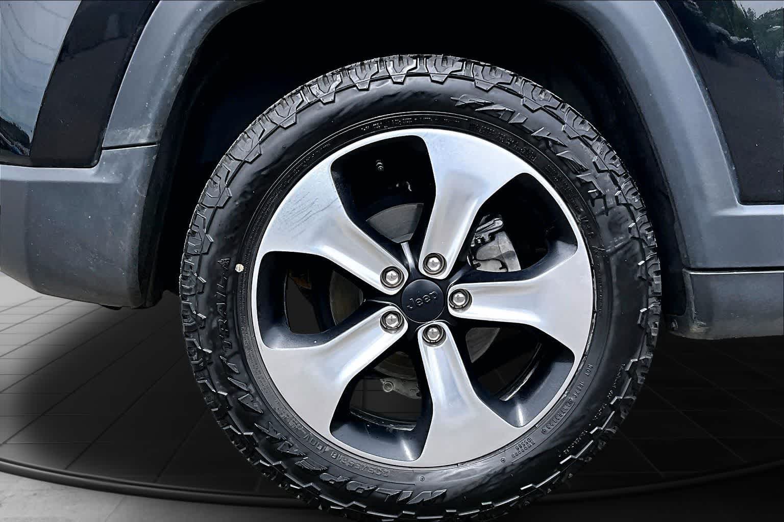 Thumbnail: 2018 Jeep Compass - 34
